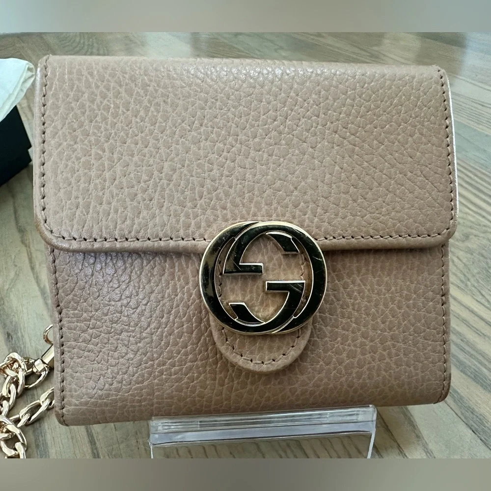 Gucci Tan Leather Wallet with Gold Accent- Box, Dust Bag, Chain and COA included - Picture 2 of 11